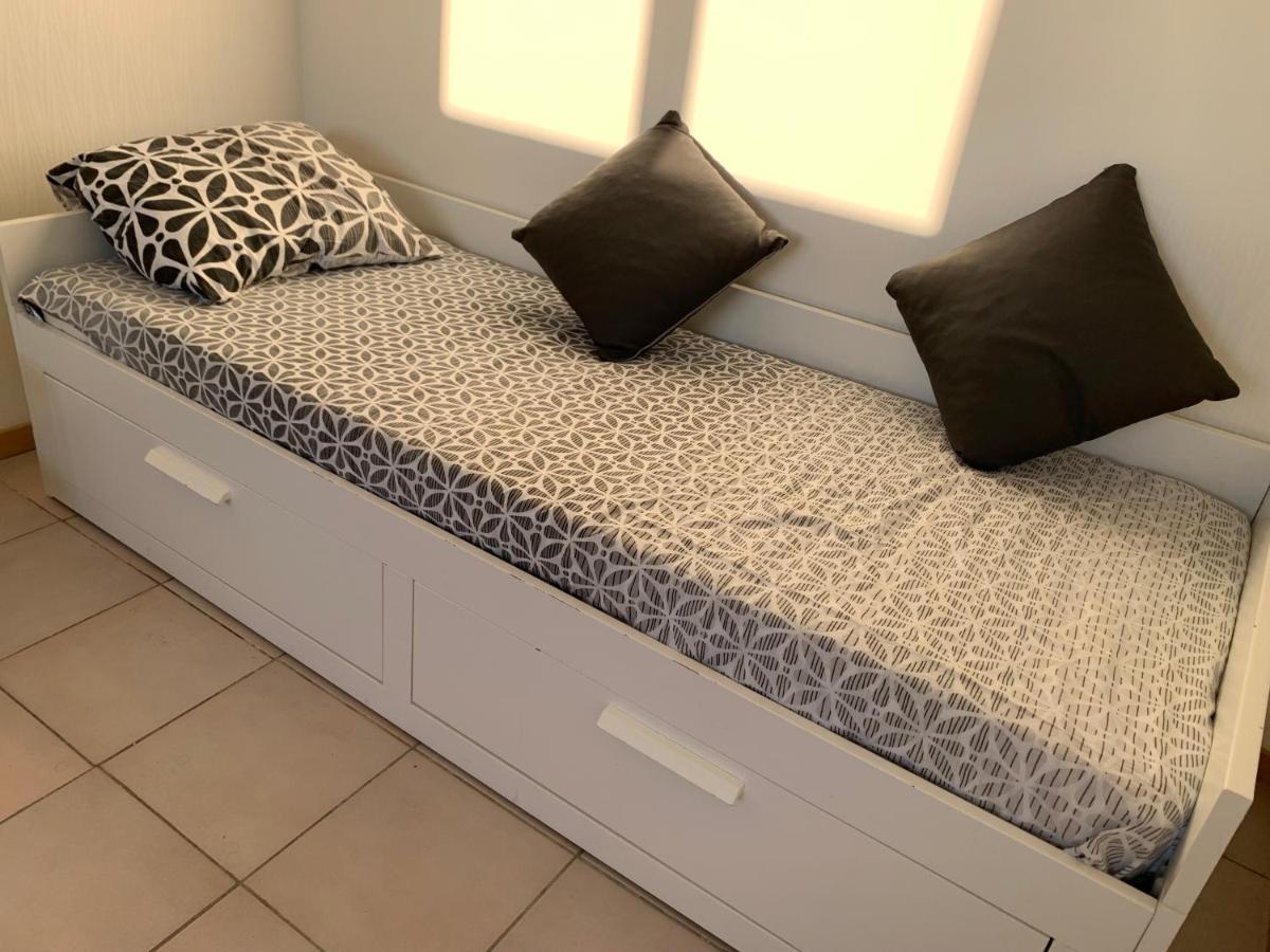 Chambre Tout Confort Saphir 1 A 3 P Dans Belle Maison Vaulx-en-Velin Exterior photo